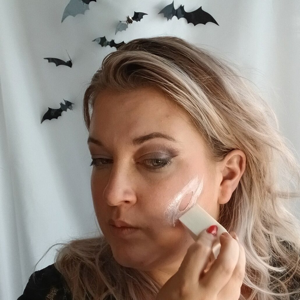 Realistische Halloween wonden met latex stap voor stap - Stap 2