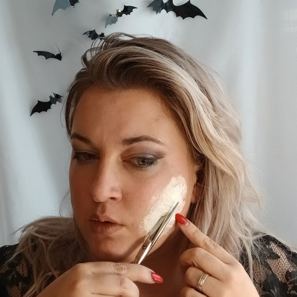 Realistische Halloween wonden met latex stap voor stap - Stap 6
