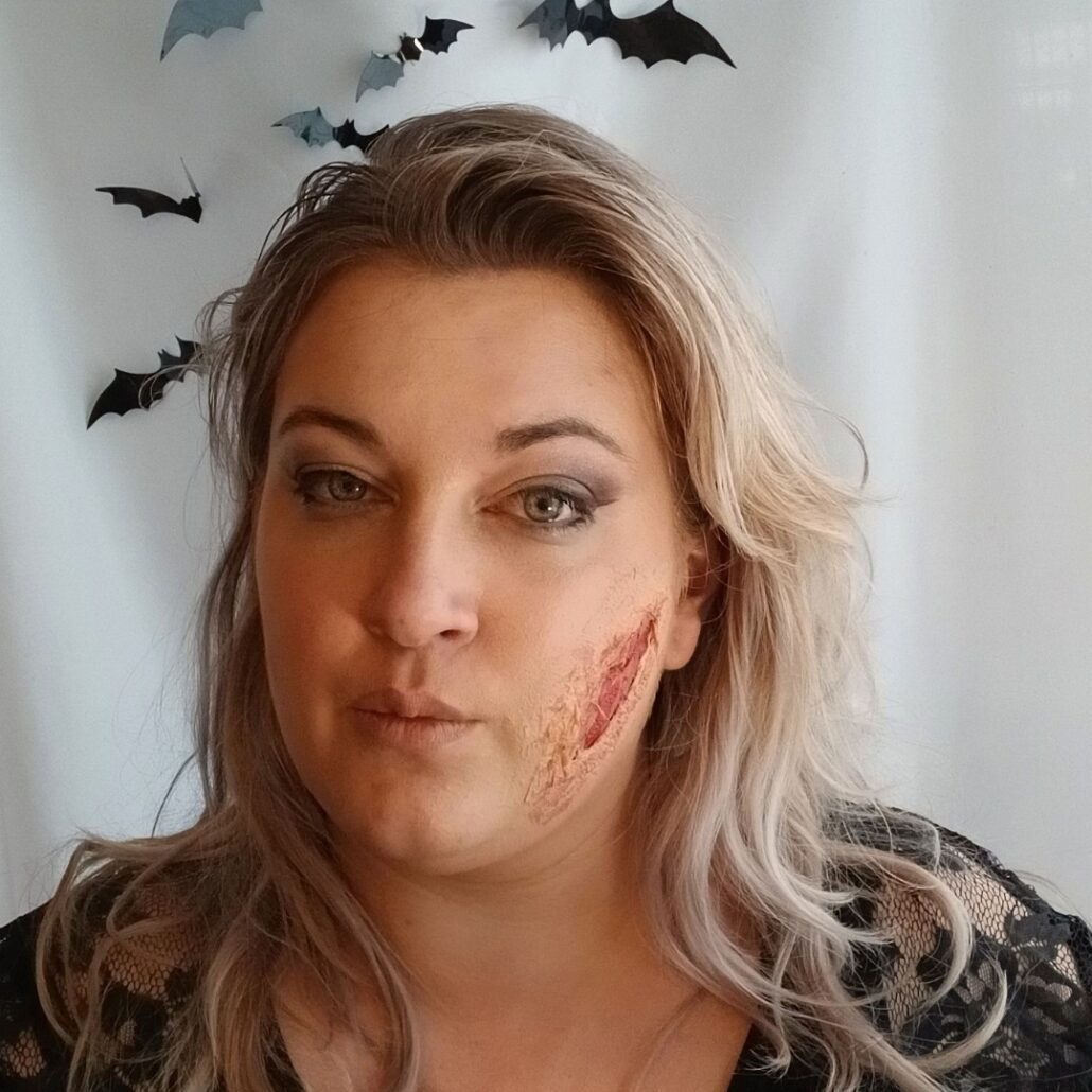 Realistische Halloween wonden met latex stap voor stap - Stap 10