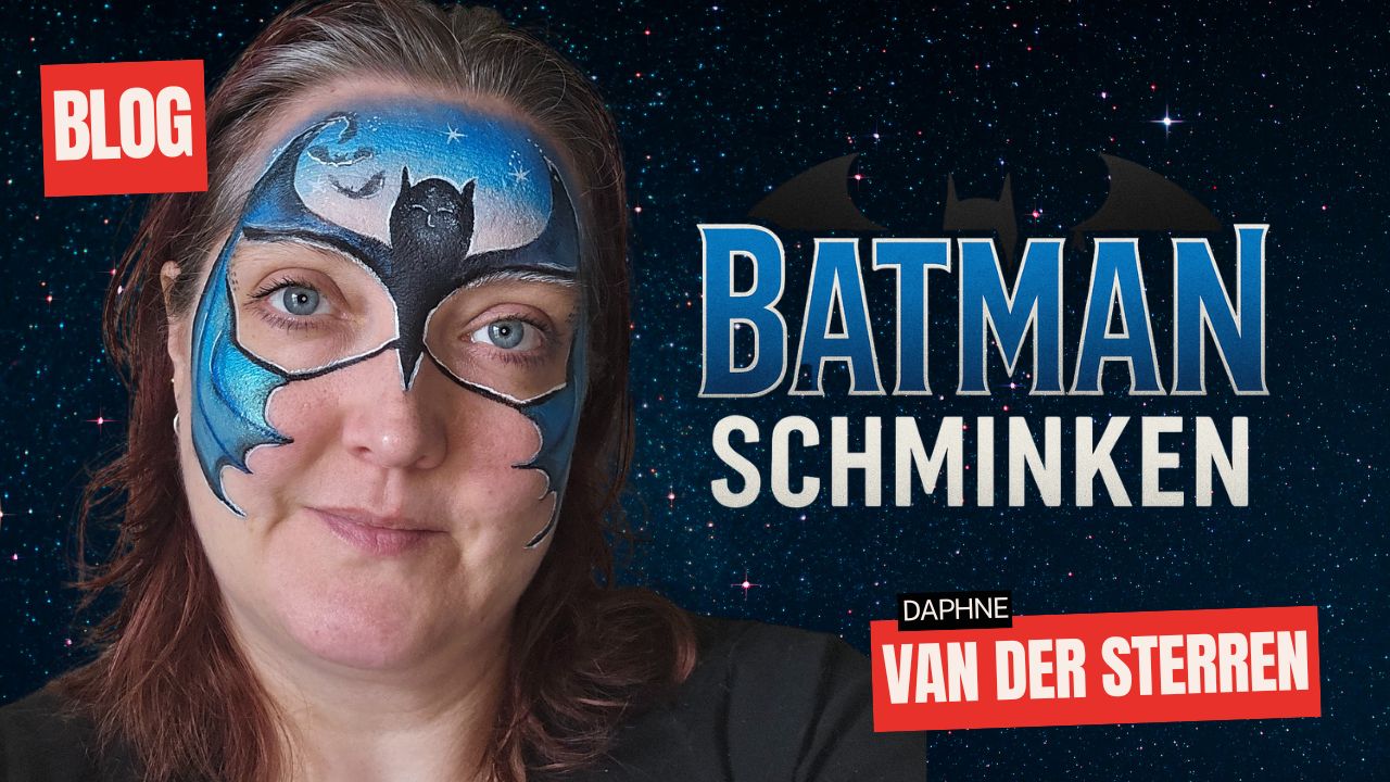 Batman schminken voorbeeld met blauwe vleugels en nachtelijke achtergrond, geschminkt door Daphne van der Sterren – verkrijgbaar bij SchminkenGrime.nl
