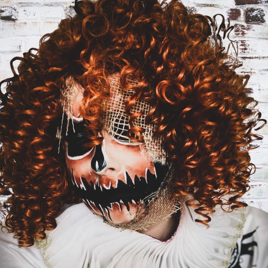 Griezelige vogelverschrikker schmink voor Halloween feesten, verkrijgbaar bij SchminkenGrime.nl