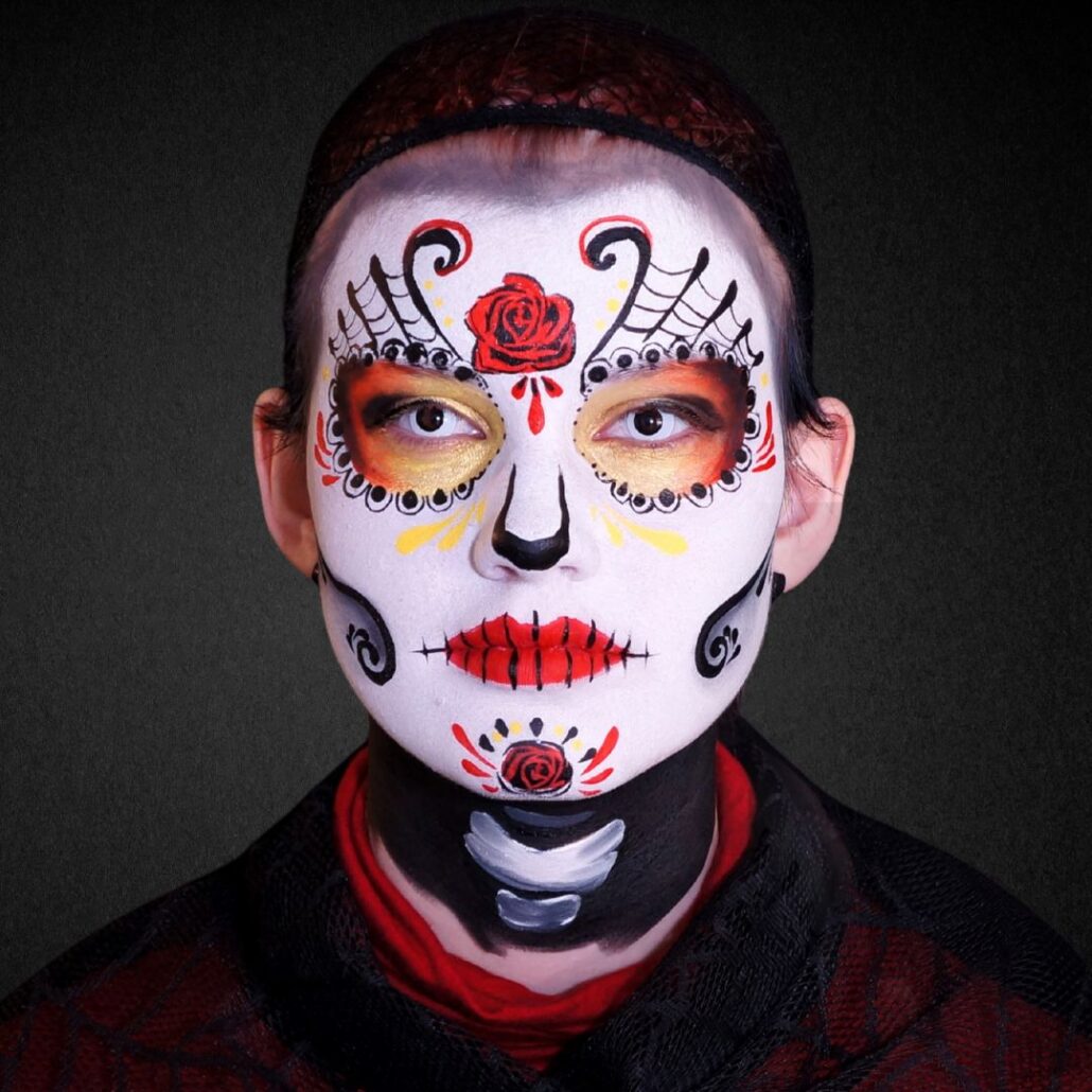 Rode lippen met stiknaden en zwarte hals bij Day of the Dead schmink, verkrijgbaar bij SchminkenGrime.nl