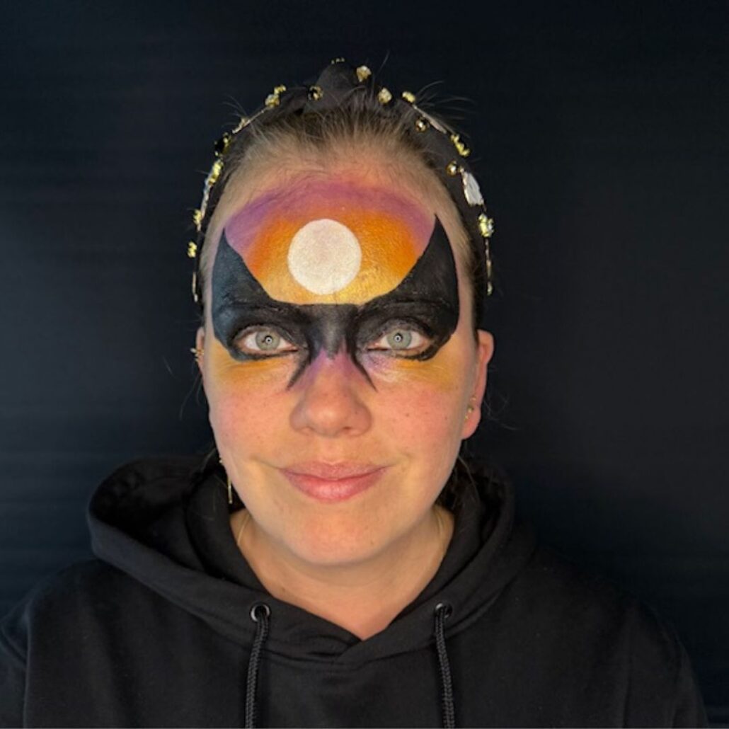 Graveyard schmink masker en kattenoren inkleuren met DFX zwart – verkrijgbaar bij SchminkenGrime.nl