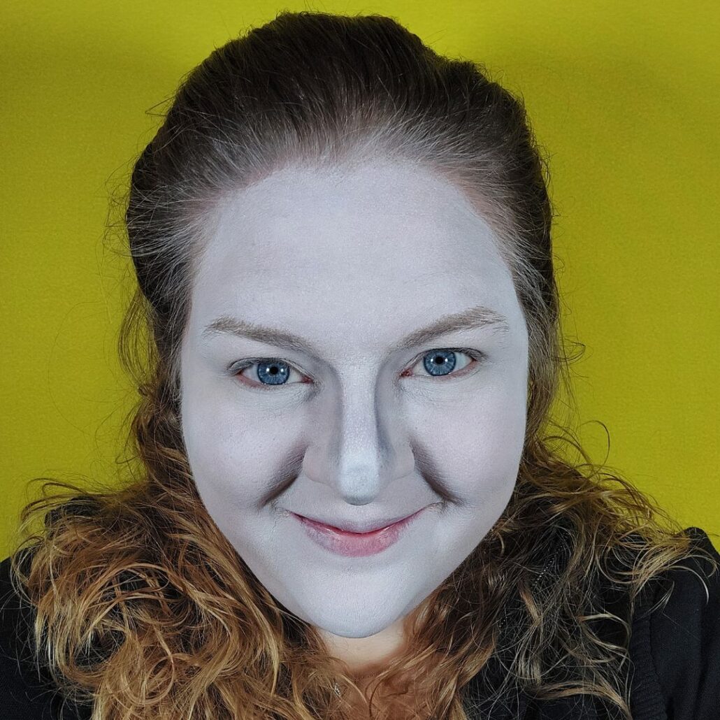 Bride of Frankenstein contourlijnen aanbrengen met grijze schmink – verkrijgbaar bij SchminkenGrime.nl