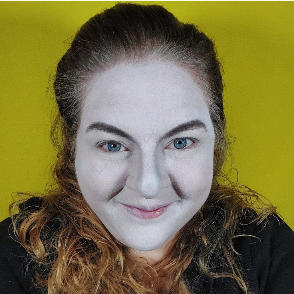 Bride of Frankenstein look – donkere wenkbrauwen schminken met zwarte StarBlend, Halloween make-up voorbeeld – verkrijgbaar bij SchminkenGrime.nl