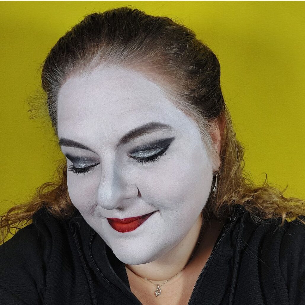 Rode lippen met ombre-effect voor de Bride of Frankenstein make-up look – verkrijgbaar bij SchminkenGrime.nl