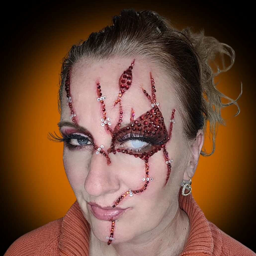 Chucky Halloween make-up met klaar, volledige look, verkrijgbaar bij SchminkenGrime.nl
