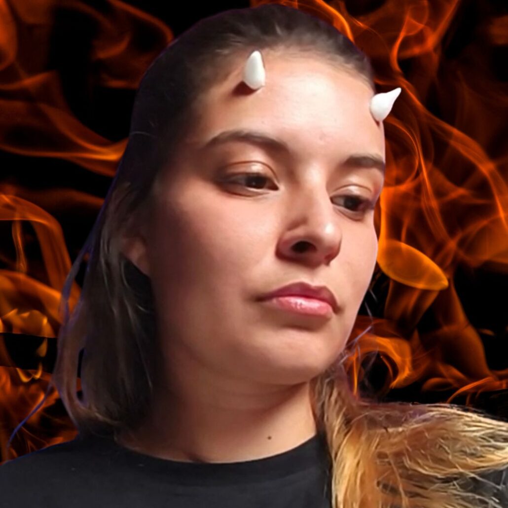 demoon make-up look hoorns vastzetten met pros-aide lijm, verkrijgbaar bij SchminkenGrime.nl