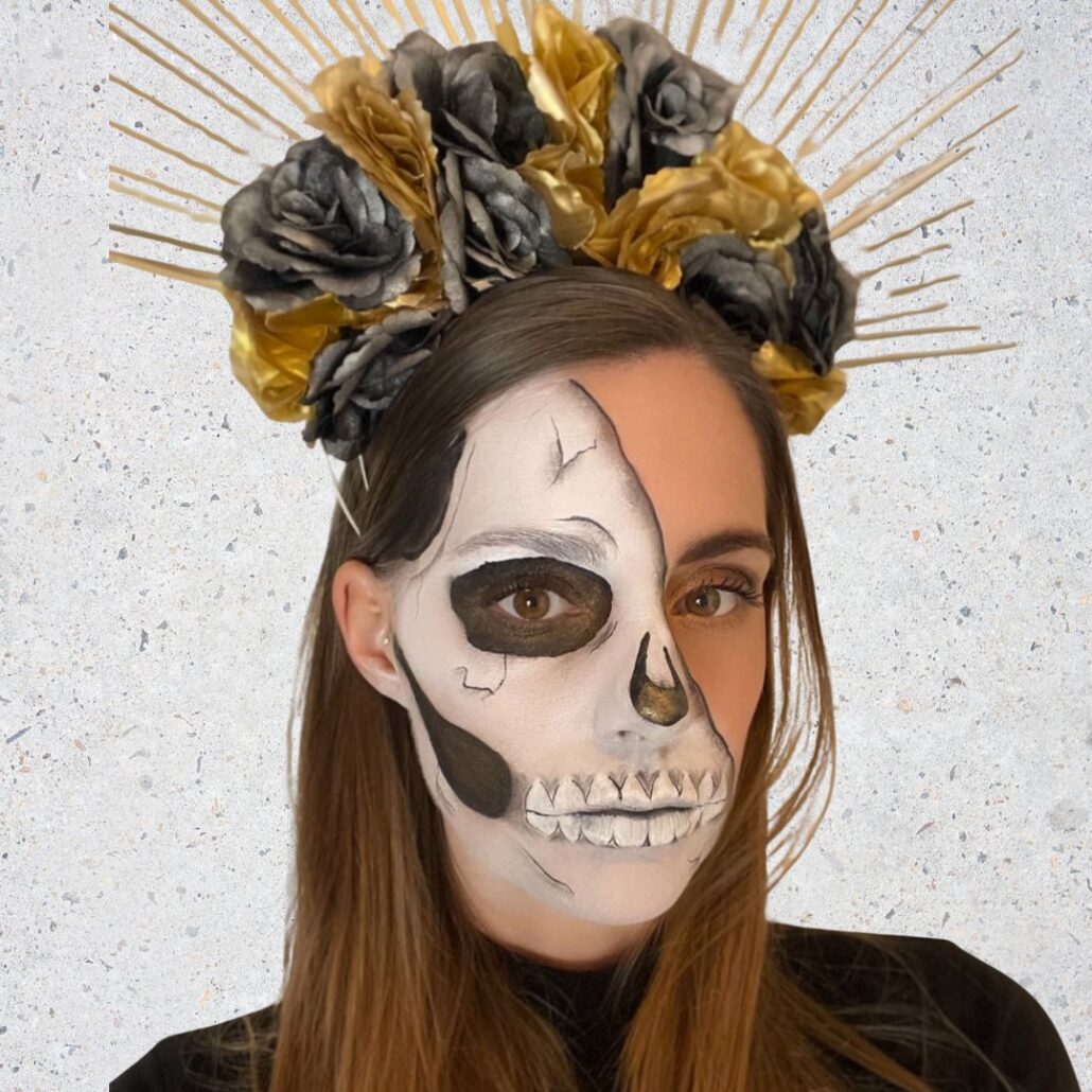 Gouden pigment aanbrengen voor elegante glans – Half Skull Schmink – verkrijgbaar bij SchminkenGrime.nl