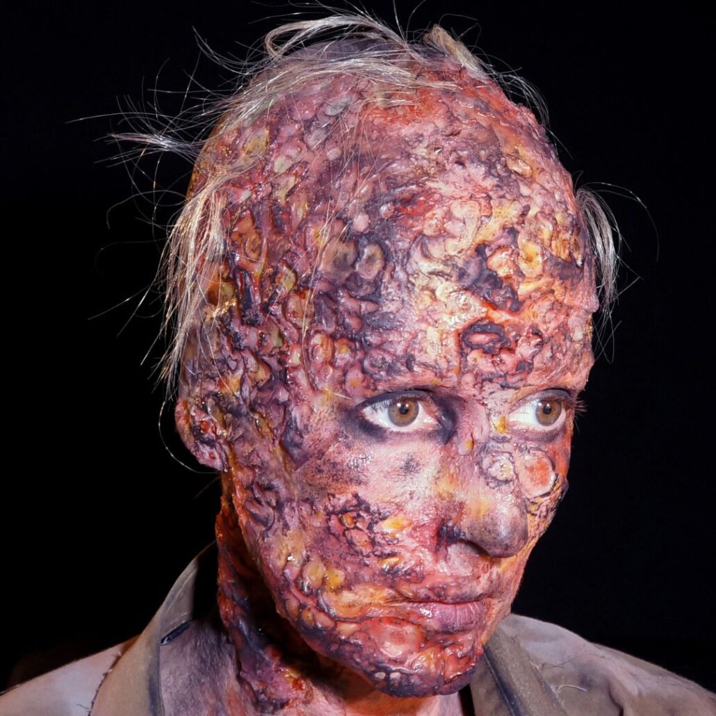 Complete verbrande zombie SFX make-up door Floor, Halloween schmink voorbeeld verkrijgbaar bij SchminkenGrime.nl