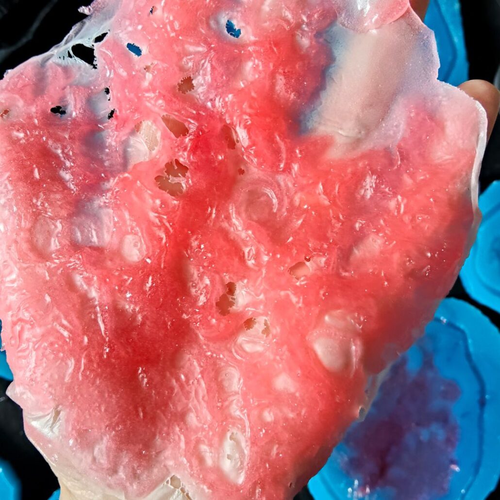 Gedroogde 3D Gel applicatie voor verbrande zombie SFX make-up, verkrijgbaar bij SchminkenGrime.nl