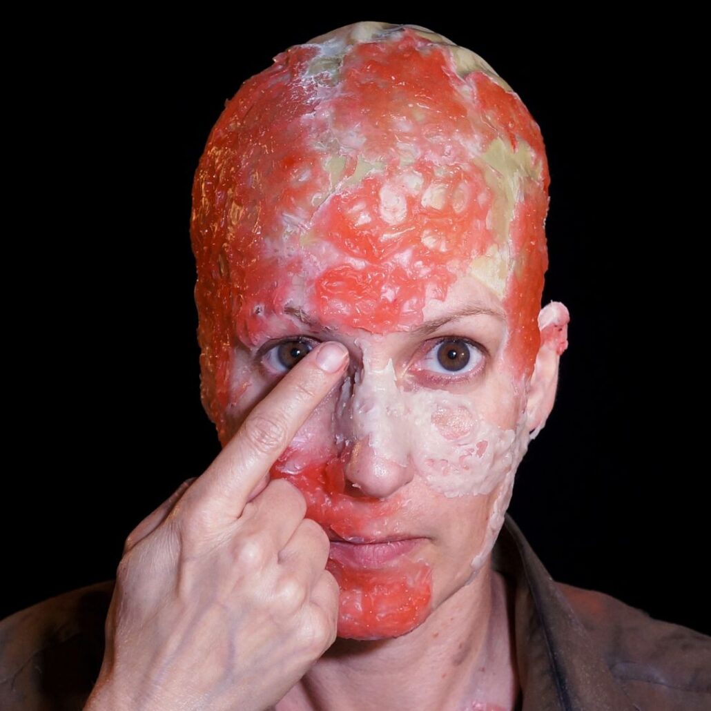 Verbrande zombie SFX make-up met Encore Undead palet en Prima Black, verkrijgbaar bij SchminkenGrime.nl