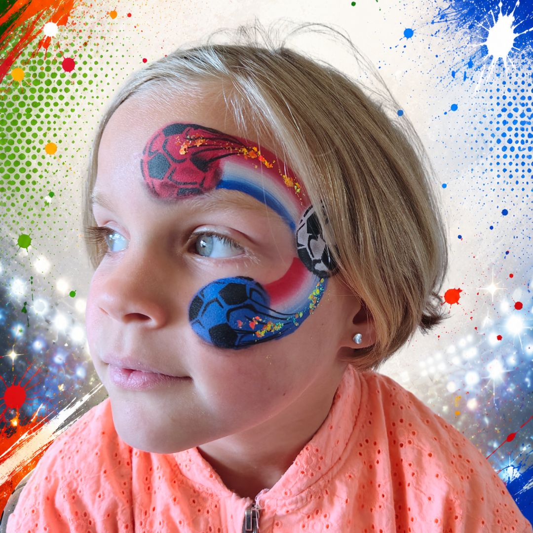 Oranje glitter aangebracht vanuit de voetbal over de vlag met de FBFX Siliconen Glitter Applicator en de PXP Chunky Glitter Cream Goldfish Orange, verkrijgbaar bij SchminkenGrime.nl
