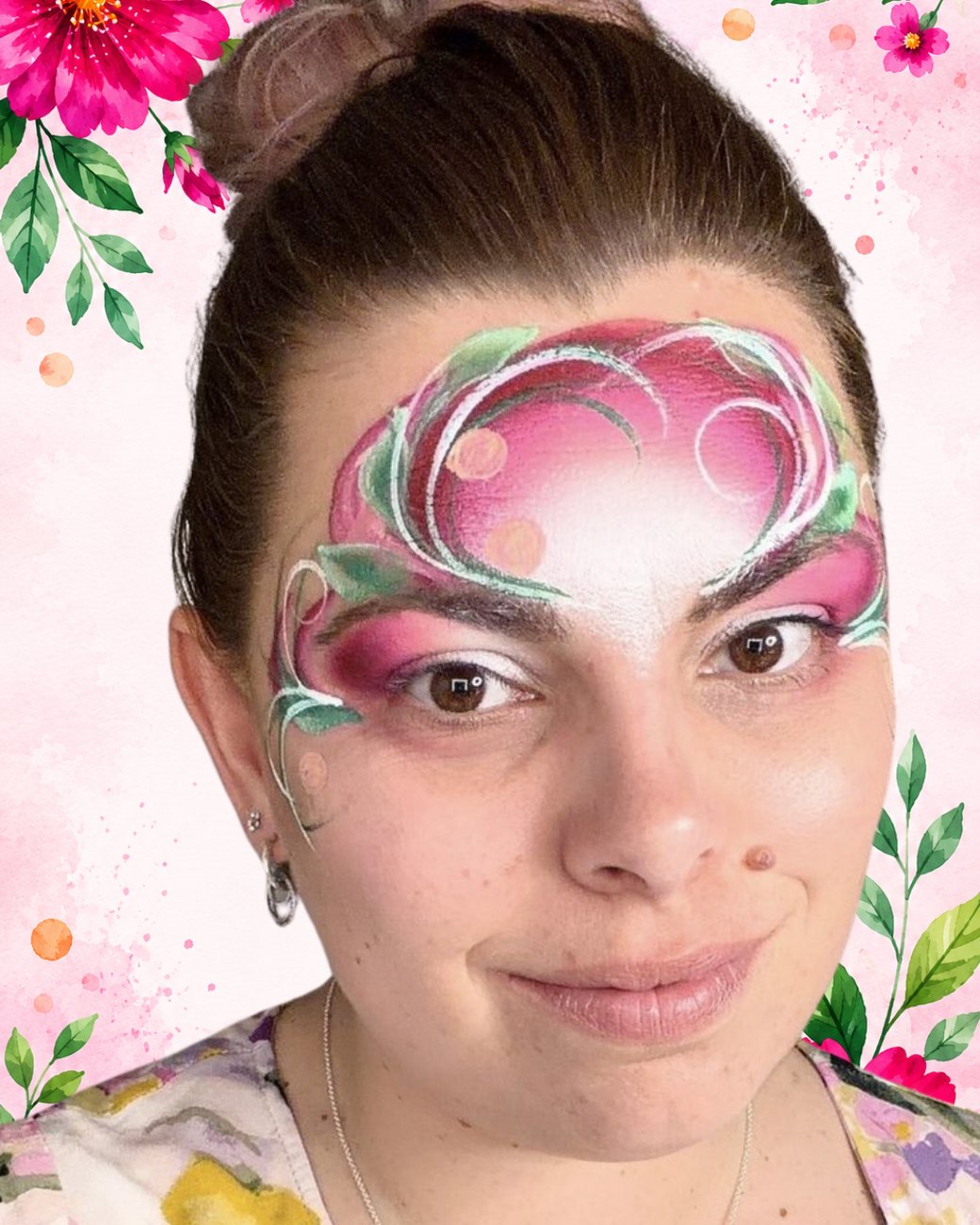 Swirls, krullen en grote ronde stippen toegevoegd aan de bloemenlook, vierde stap met de FBFX Alex ultra liner en de kleur Peach, verkrijgbaar bij SchminkenGrime.nl