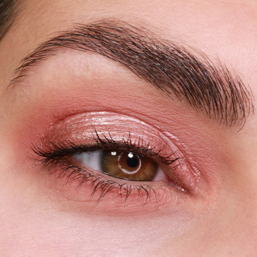 Grimas Matte Peach vloeibare oogschaduw op de huid – zachte, matte perzikkleur met natuurlijke dekking, zichtbaar op de huid, verkrijgbaar bij SchminkenGrime.nl