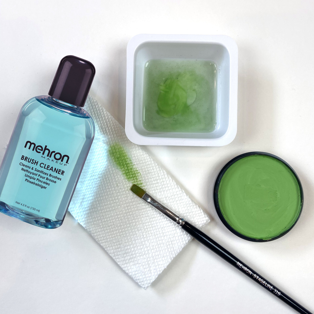 Mehron Brush Cleaner – reinigt je kwasten, verkrijgbaar bij SchminkenGrime.nl Mehron Brush Cleaner, dagelijkse reiniger voor make-upkwasten, verkrijgbaar bij SchminkenGrime.nl