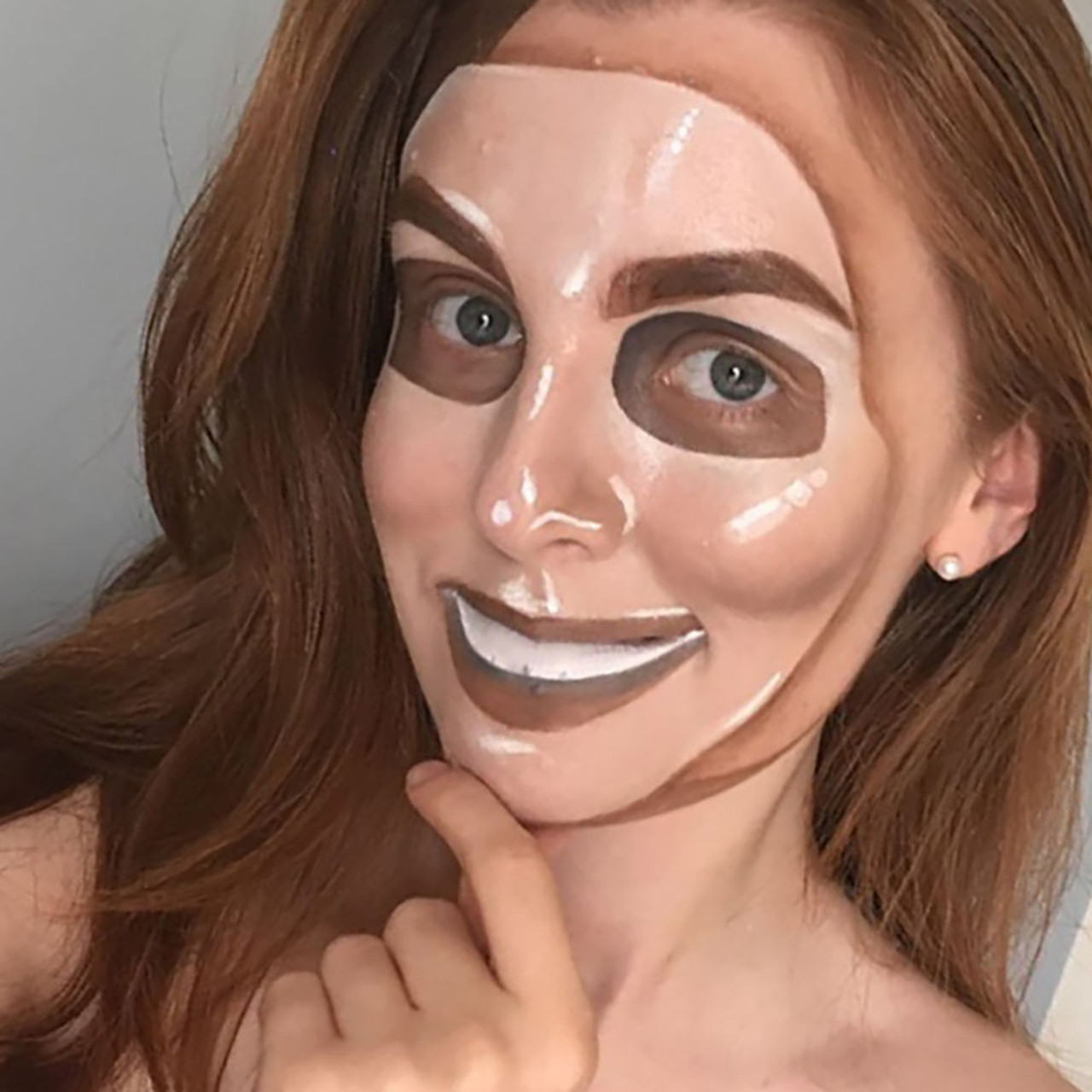 Schminkcreatie met Mehron Paradise Makeup Light Brown 40 gram, toegepast in een natuurlijke of fantasie look, perfect als huidtint of schaduw, verkrijgbaar bij SchminkenGrime.nl