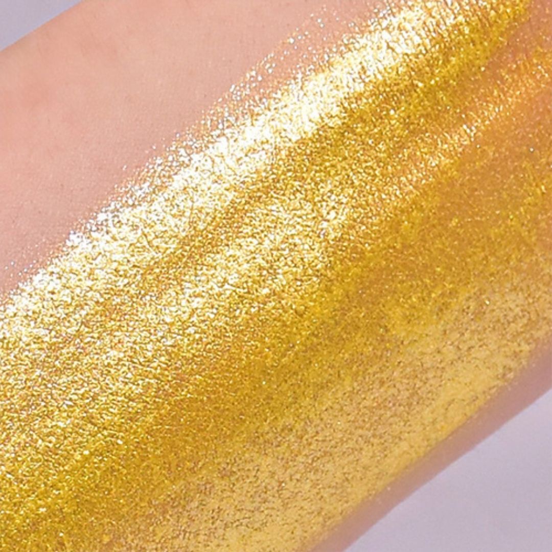 Swatch van Grimas Pressed Cosmetic Glitter Jolly Yellow op SchminkenGrime.nl