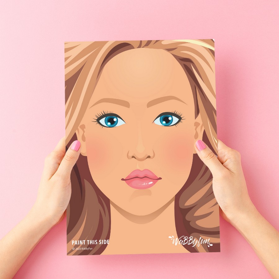 Wabbyfun schmink oefenbord Jill | SchminkenGrime.nl Schmink oefenbord Jill met volle lippen, blauwe ogen en golvend haar, perfect voor facepaint ontwerpen, verkrijgbaar bij SchminkenGrime.nl