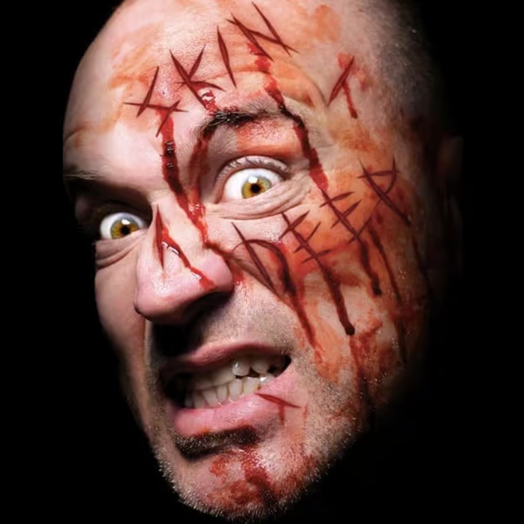 Tijdelijke tattoo Carving Board van Tinsley – perfect voor Halloween | SchminkenGrime.nl Toegepaste Trauma Tattoo FX Carving Board van Tinsley Transfers op huid voor Halloween-look, beschikbaar bij SchminkenGrime.nl