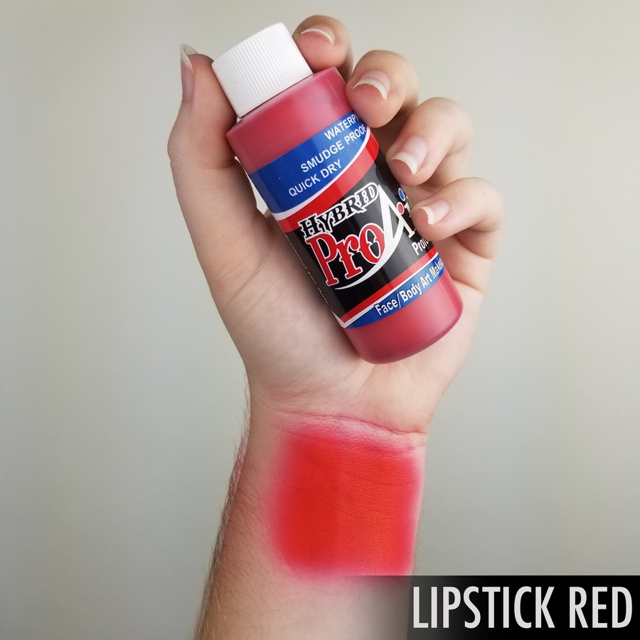 ProAiir Hybrid Lipstick Red arm swatch toont helderrode kleur, ideaal voor lip- of bloed-effecten, watervast en airbrush geschikt, verkrijgbaar bij SchminkenGrime.nl