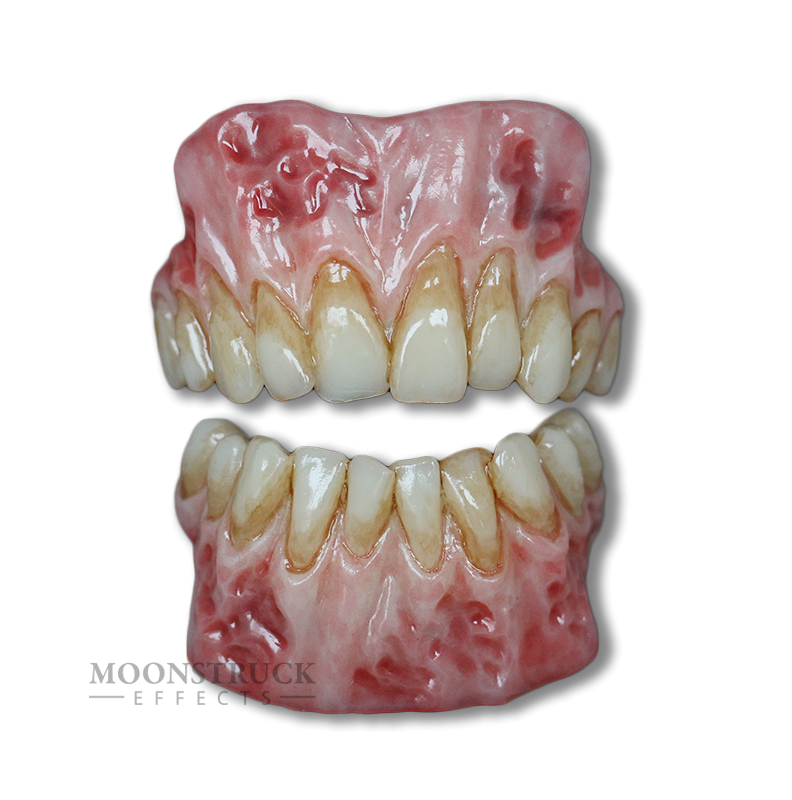 Moonstruck Effects Rotted Mordred Teeth, realistische neptanden met rotte en vervallen look, ideaal voor horror, film en special effects make-up, verkrijgbaar bij SchminkenGrime.nl