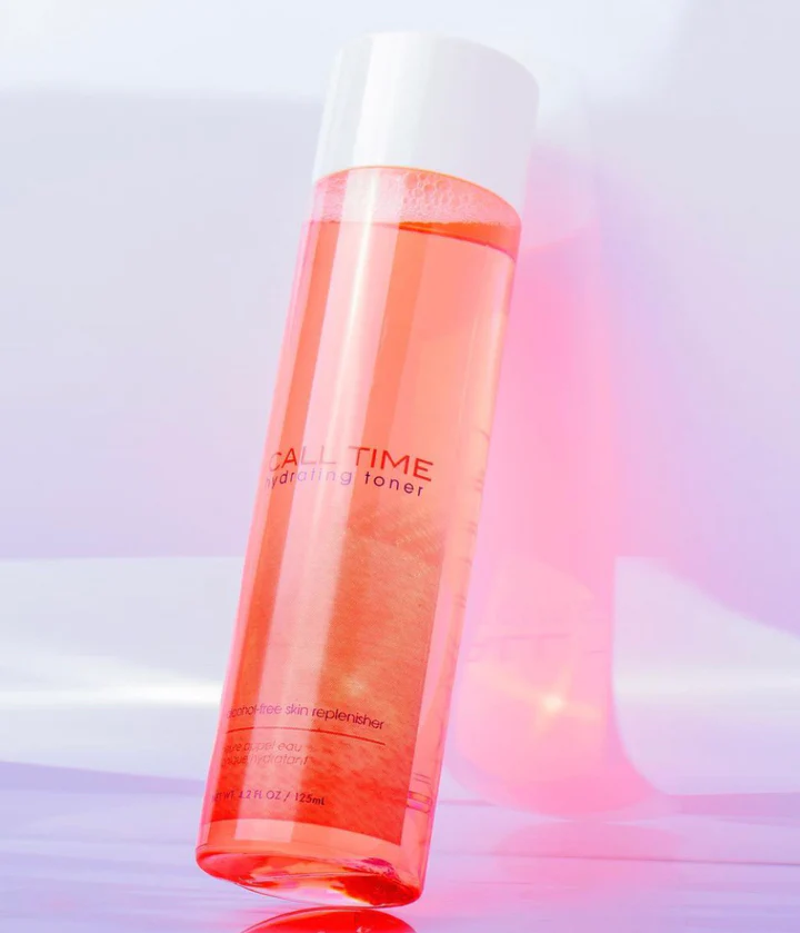 Cinema Secrets Call Time Hydraterende Toner 125ml, verfrissende en verzorgende spray die de huid voorbereidt op make-up, ideaal voor grime en visagie, verkrijgbaar bij SchminkenGrime.nl