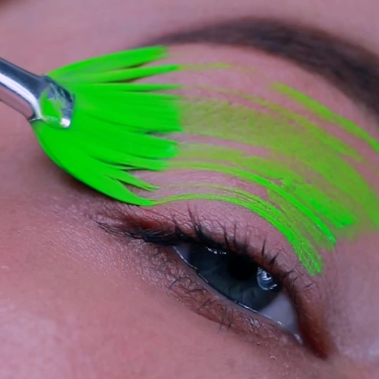 Mehron Paradise Makeup Neon UV Glow Martian, Green (40 gram)