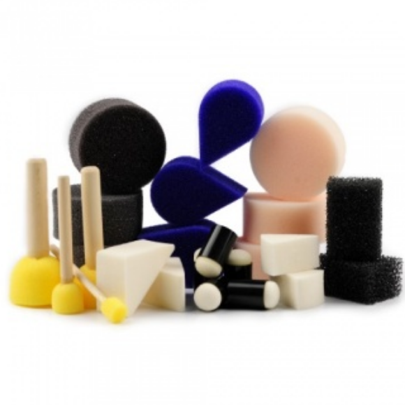 Diverse schminksponzen voor het aanbrengen van schmink en make-up, perfect voor basis, blending en textuur, verkrijgbaar bij SchminkenGrime.nl