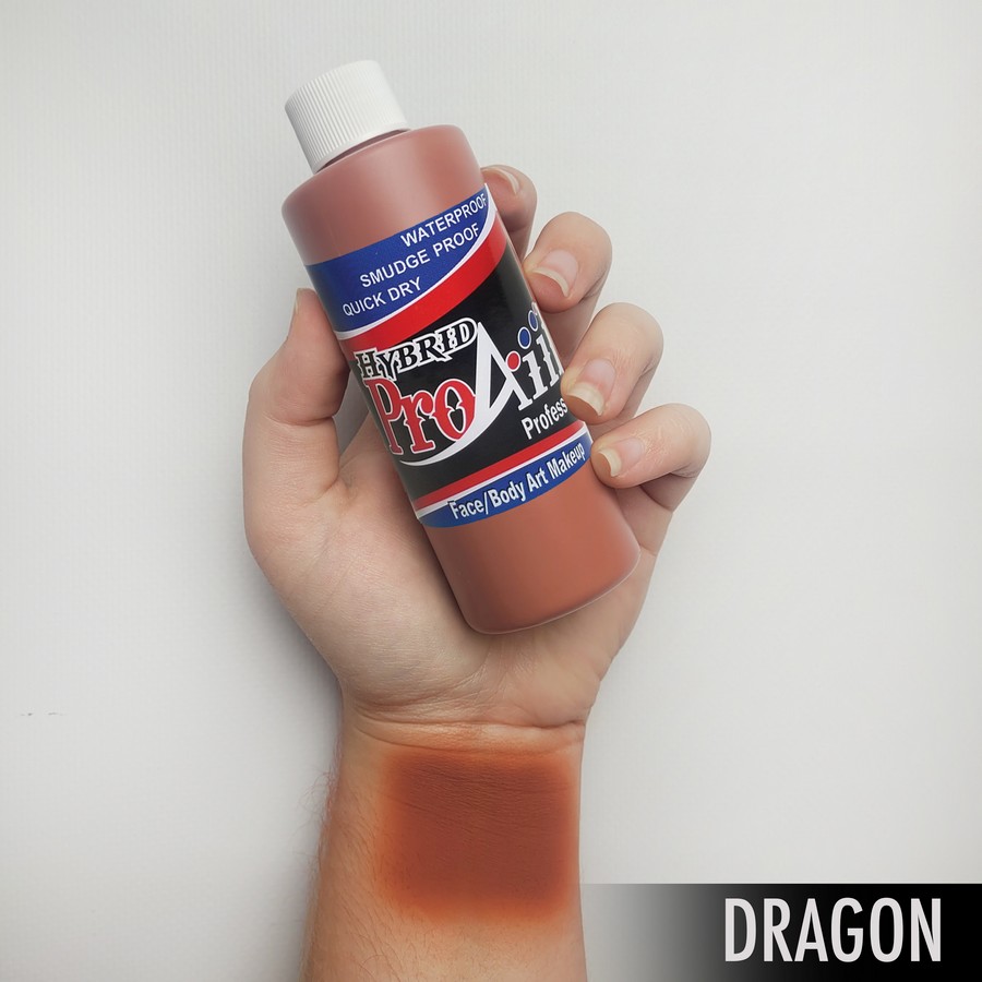 ProAiir Hybrid Dragon arm swatch met krachtige roodbruine schmink, watervast en dekkend, ideaal voor face- en bodypaint, verkrijgbaar bij SchminkenGrime.nl