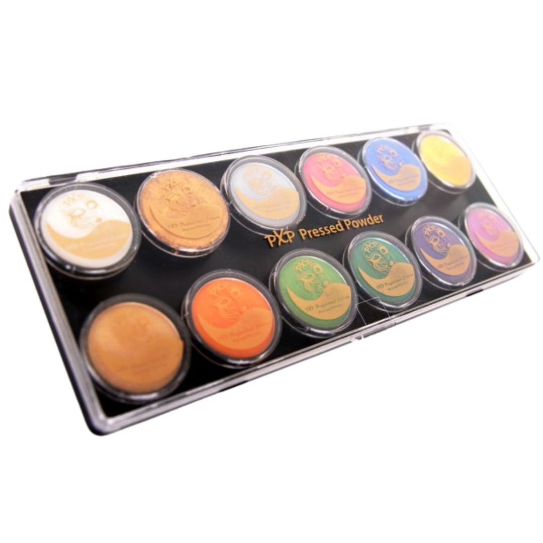 PXP Pressed Powder Palette 43693 – zijaanzicht van poederpalet met heldere kleuren, verkrijgbaar bij SchminkenGrime.nl PXP Pressed Powder Palette 43693 – zijaanzicht van het poederpalet met stevige verpakking en kleurrijke inhoud, verkrijgbaar bij SchminkenGrime.nl