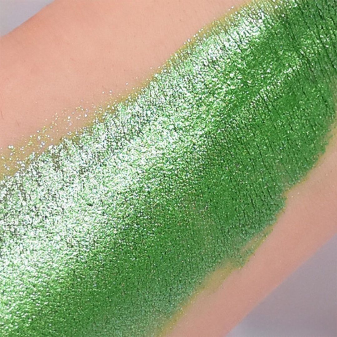 Swatch van Grimas Pressed Cosmetic Glitter Gorgeous Green bij SchminkenGrime.nl