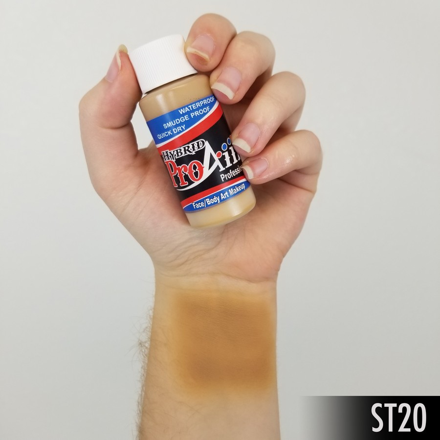 ProAiir Hybrid Skin Tone 20 arm swatch toont licht getinte huidskleur, realistisch voor medium huidtypes, airbrush schmink op alcoholbasis, verkrijgbaar bij SchminkenGrime.nl