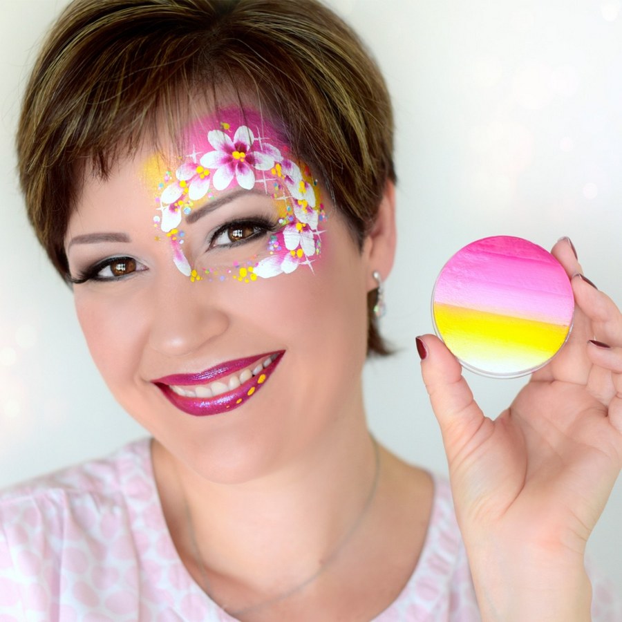 Schminkvoorbeeld met Superstar Dream Colours Sweet – roze gele splitcake