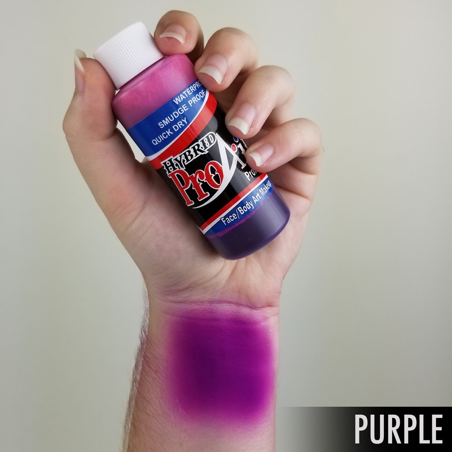 ProAiir Hybrid Purple arm swatch toont intense paarstint, watervaste airbrush schmink voor face- en bodypaint, verkrijgbaar bij SchminkenGrime.nl