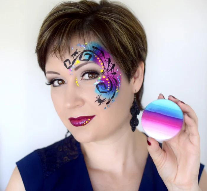 Facepaint met Superstar Dream Colours schmink | SchminkenGrime.nl Schminkontwerp met Superstar Dream Colours splitcake – verkrijgbaar bij SchminkenGrime.nl