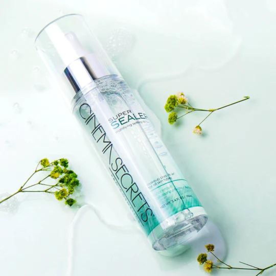 Cinema Secrets Super Sealer Mattifying Setting Spray 100ml, fixeerspray met matterende werking voor langdurige make-up en SFX, geschikt voor onder en over make-up, verkrijgbaar bij SchminkenGrime.nl