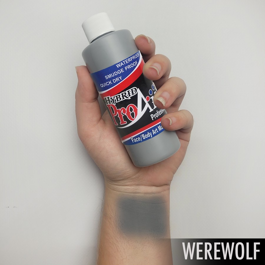 ProAiir Hybrid Werewolf – arm swatch van de grijze bruintint schmink ProAiir Hybrid Werewolf arm swatch toont diepe grijzige tint, perfect voor monsterachtige of ruige looks, watervaste airbrush schmink, verkrijgbaar bij SchminkenGrime.nl