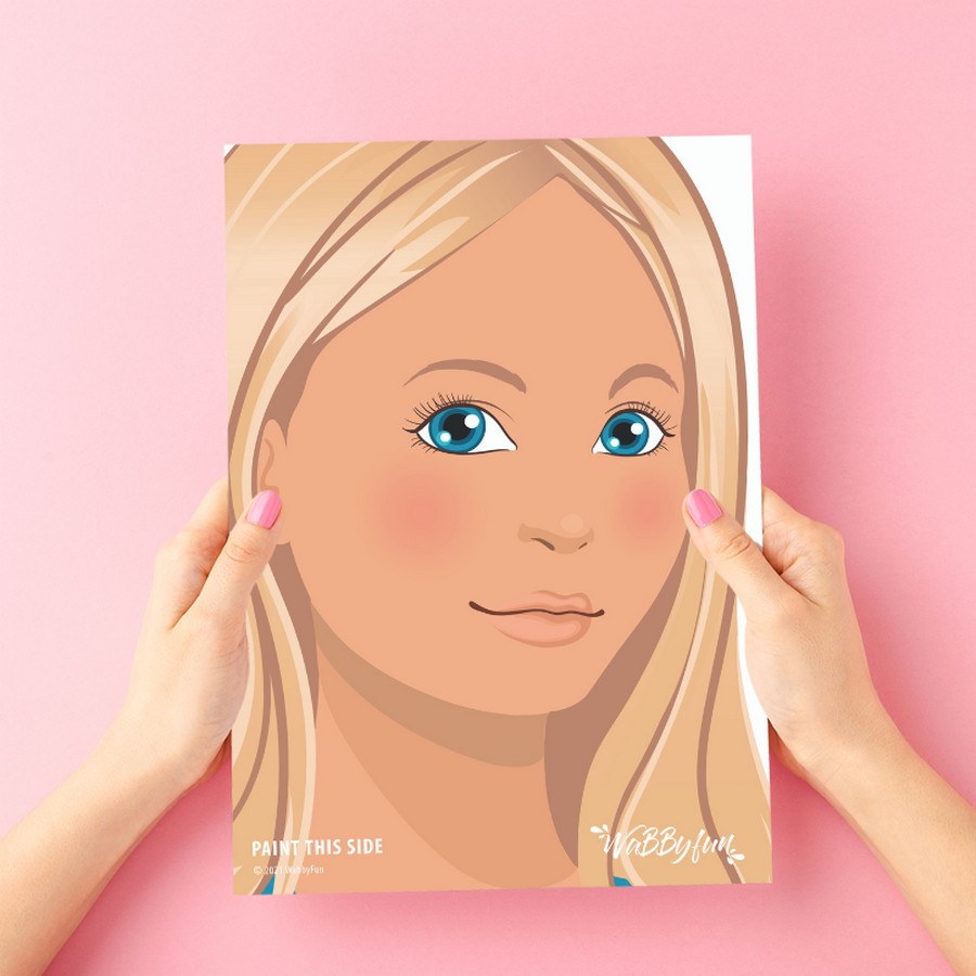 Rechtshandig schmink oefenbord Charlie met blonde haren en blauwe ogen, ideaal oefenmateriaal, verkrijgbaar bij SchminkenGrime.nl