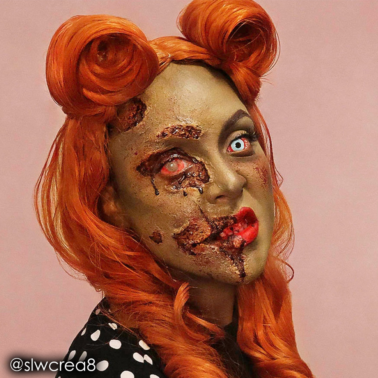 Voorbeeld van special effects met Mehron Extra Flesh | SchminkenGrime.nl Zombielook met open wonden en littekens gemaakt met Mehron Extra Flesh